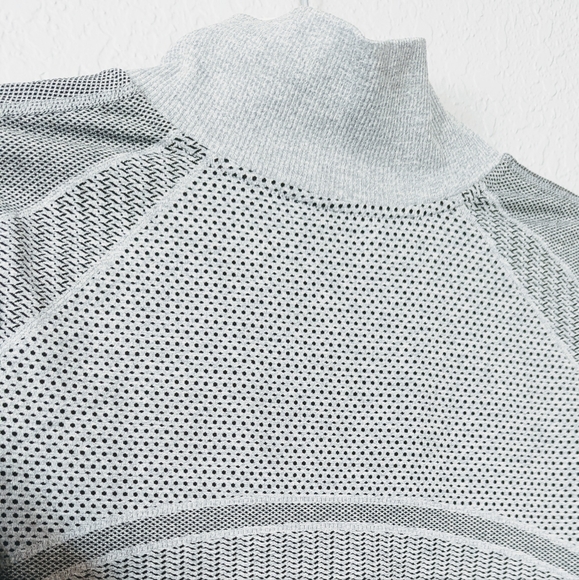 Lorna Jane Seamless Jacket - Picture 3 of 8